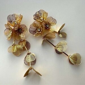 Kate Middleton Gold Floral Earrings